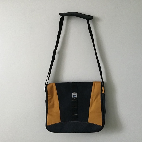 Black Yellow Bag - Picture 3 of 9